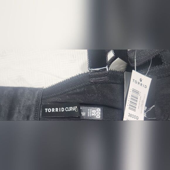 NWT Torrid Plunge Push-Up Lace Straight Back Bra Black Size 38DDD Convertible - Picture 4 of 5